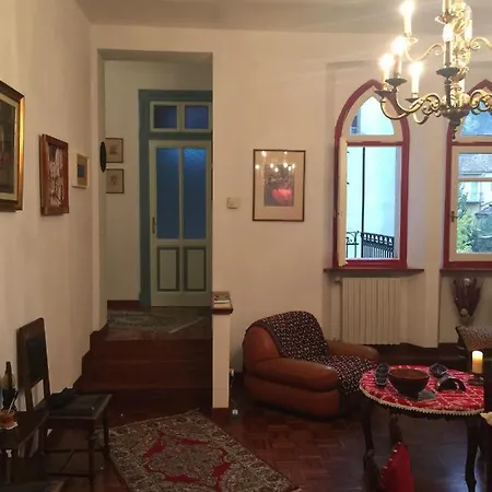 Lalla's Central Апартаменты *