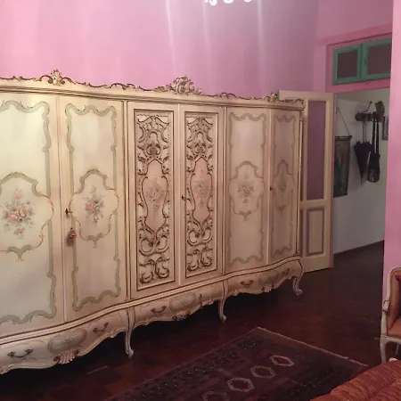Lalla's Central Апартаменты Тортона